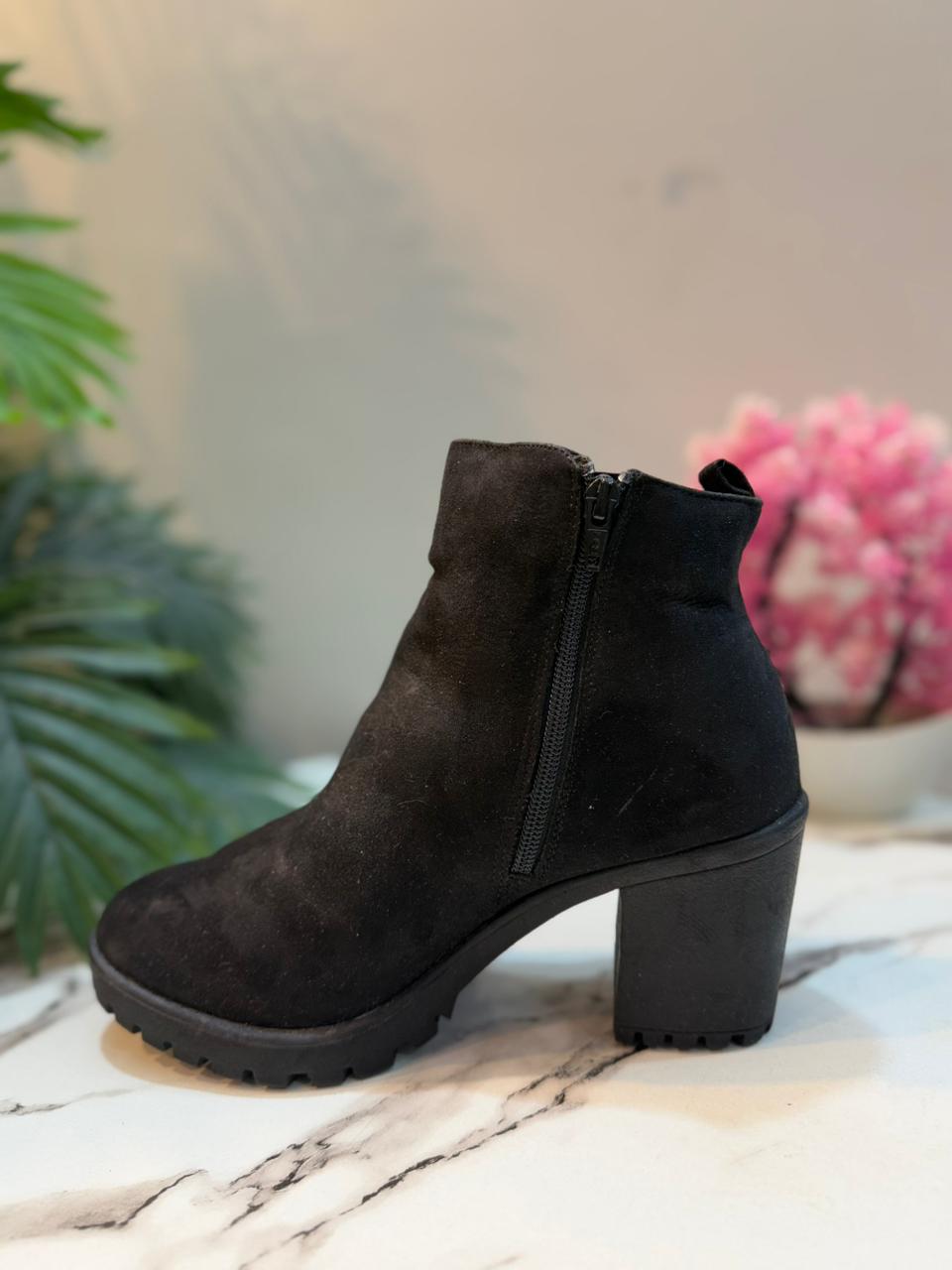 Black suede zipper ankle boots(F&F)