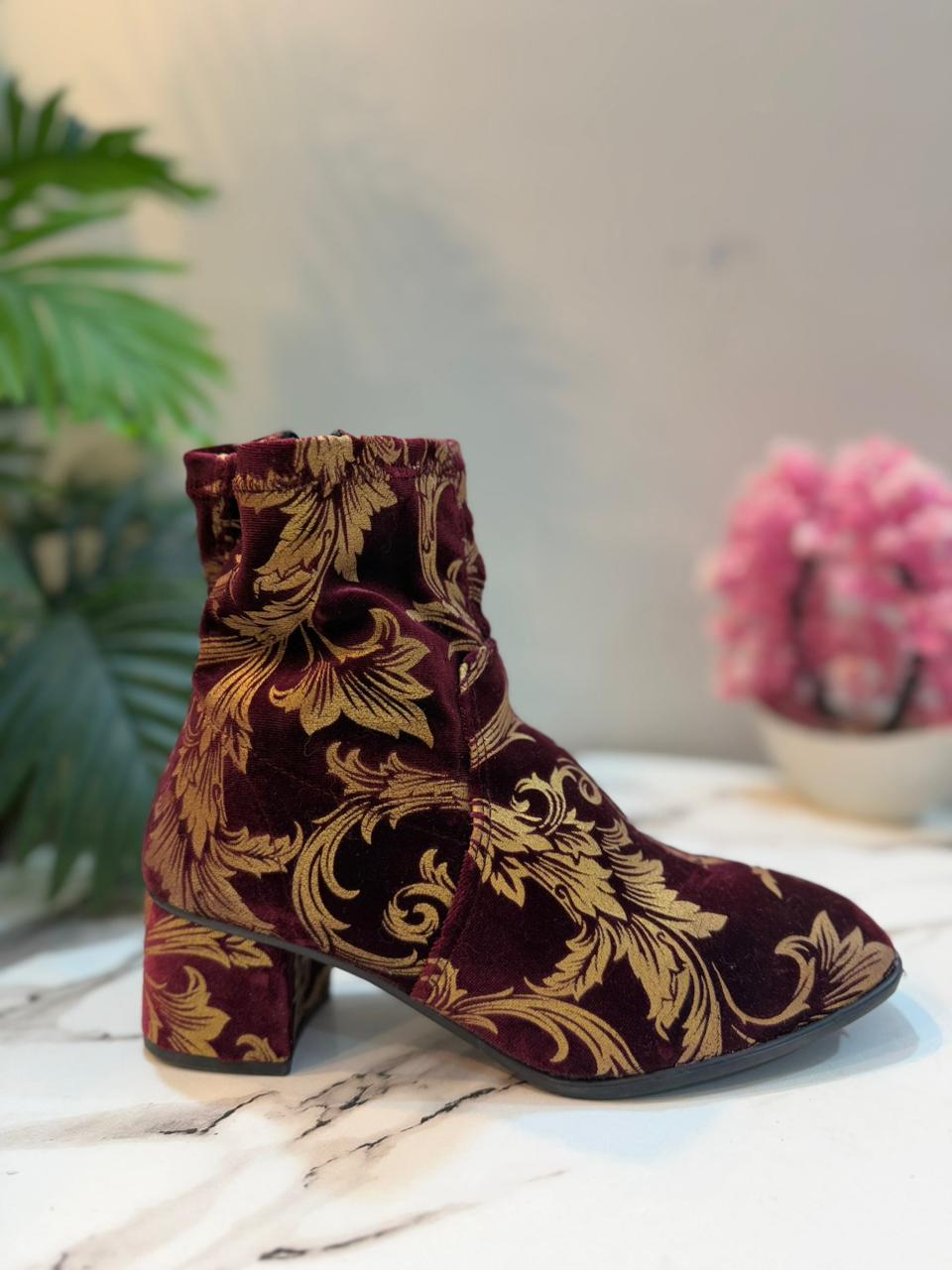 Burgendy velvet ankle boot with golden print(Tamaris)