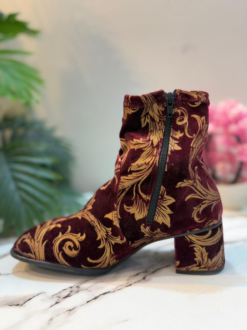 Burgendy velvet ankle boot with golden print(Tamaris)