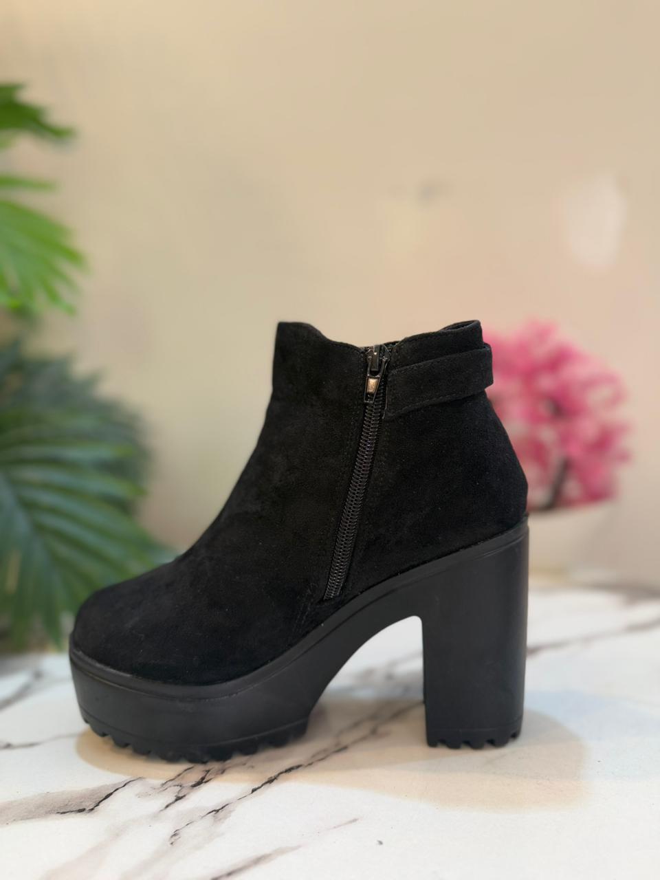 Black suede side zipper ankle boot(Rianda)