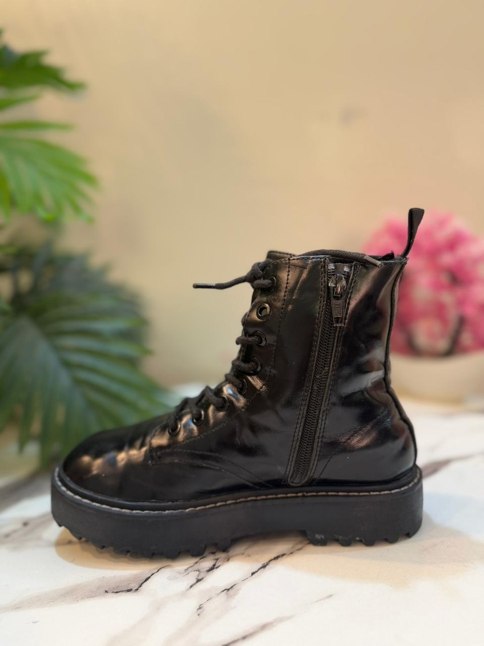 Black patent leather laceup zipper ankle boot(H&M)