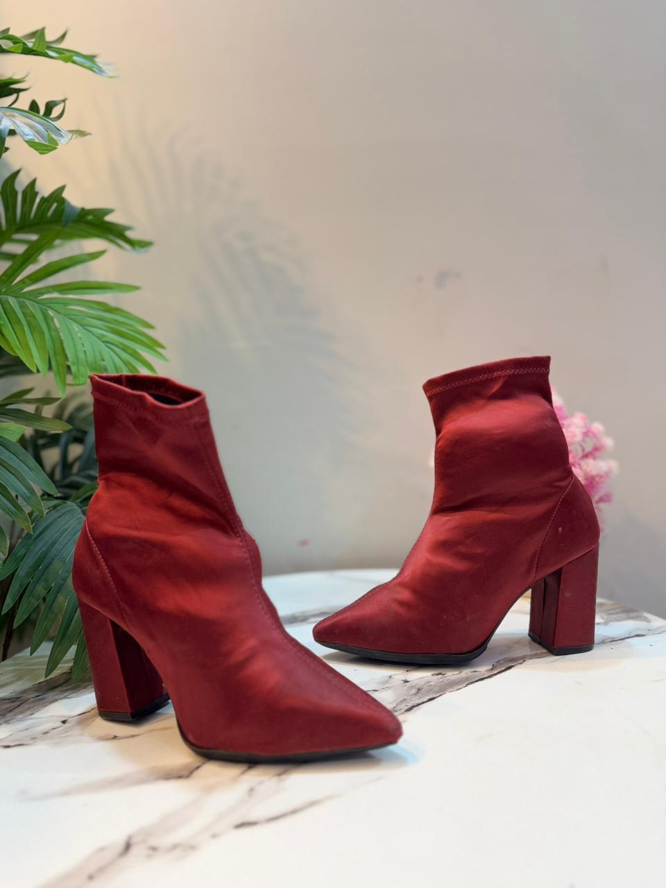 Marton satin ankle boot (daniela x vega)