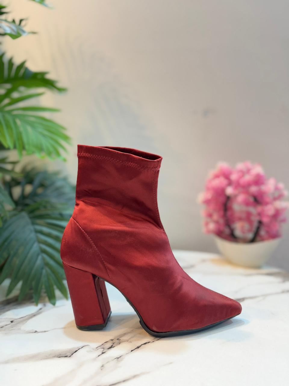Marton satin ankle boot (daniela x vega)
