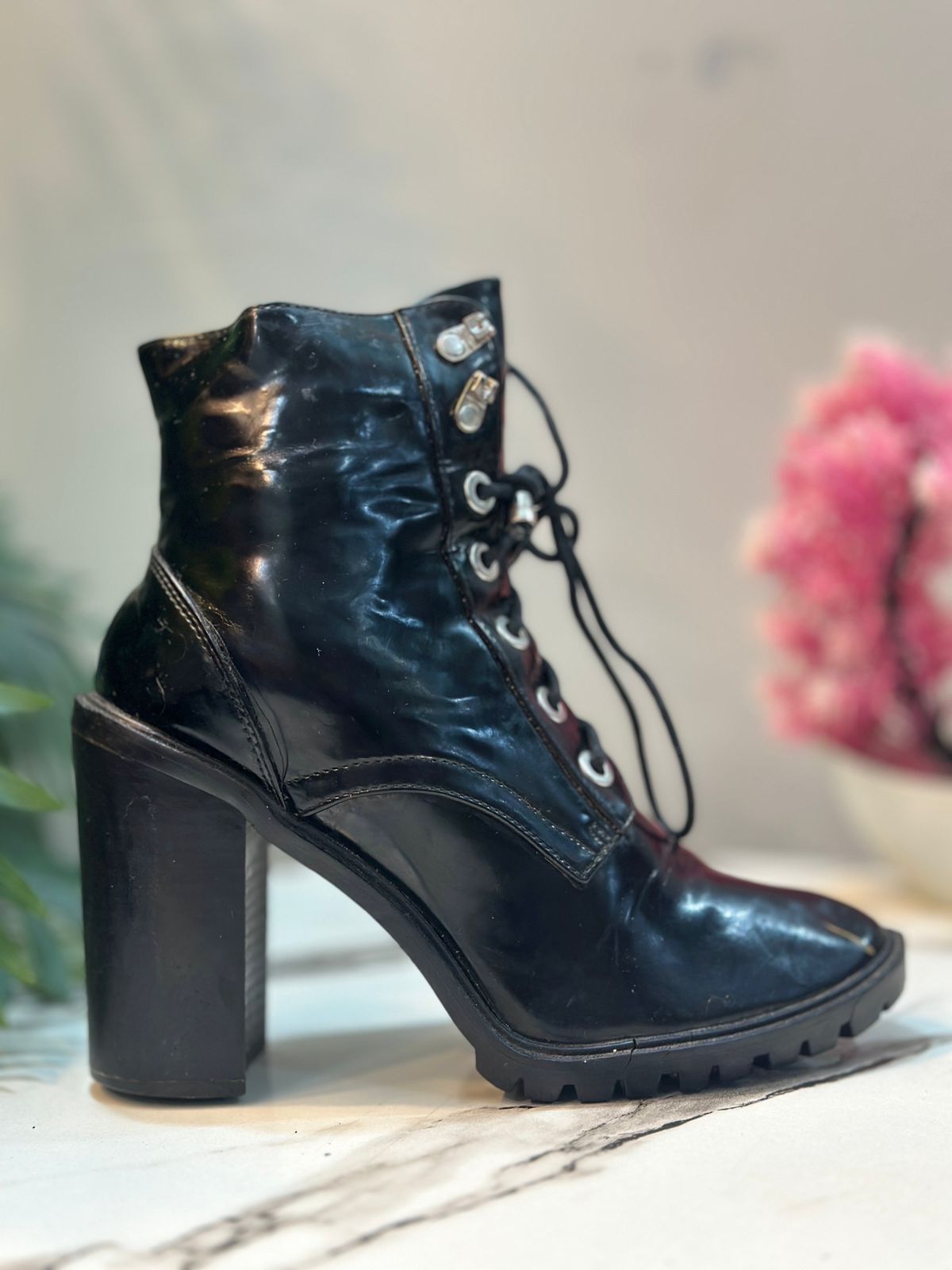 Black patent leather lacup ankle boot (So Me)