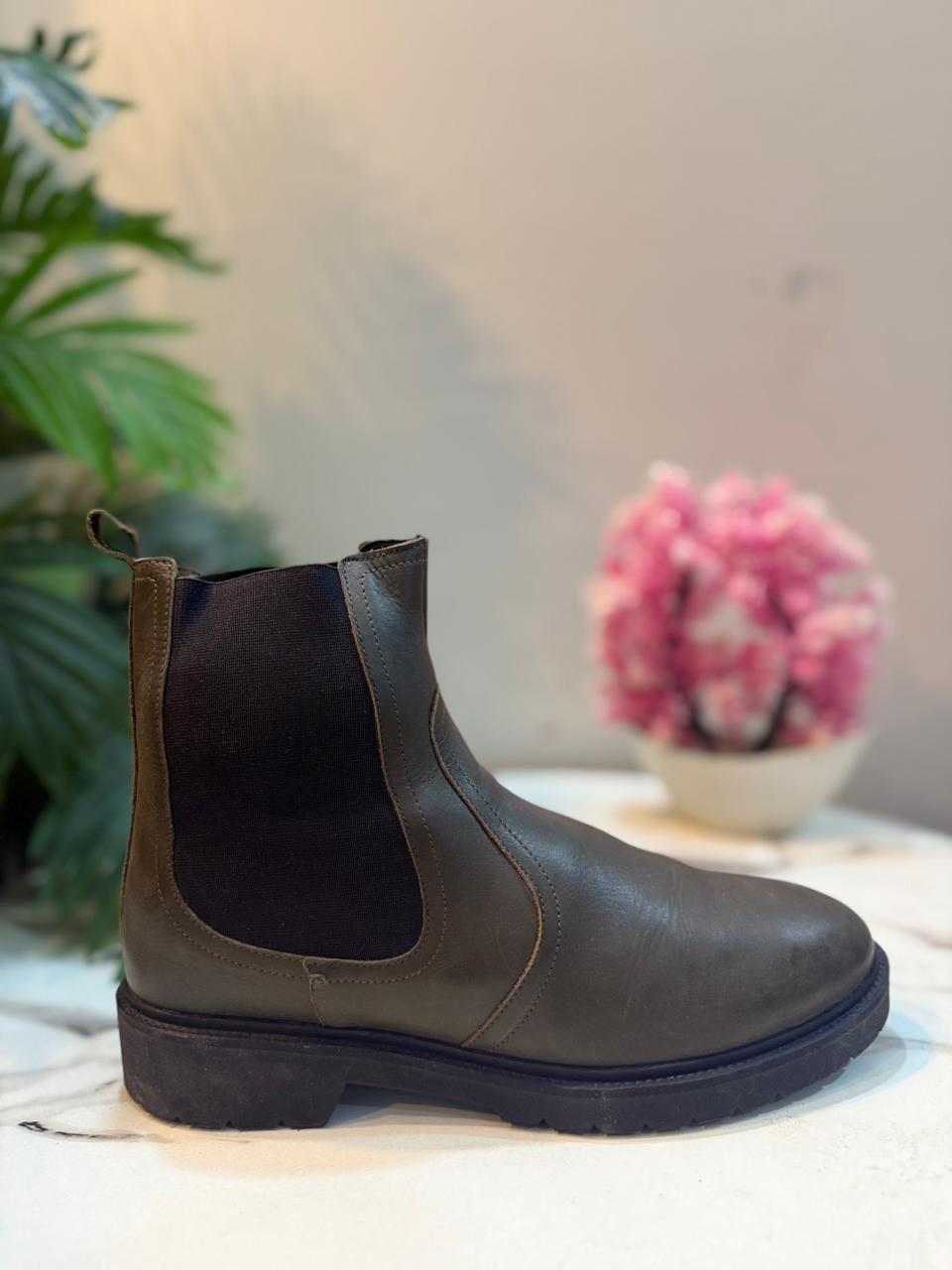 Olive green chelsea leather ankle boot (Georgia rose)