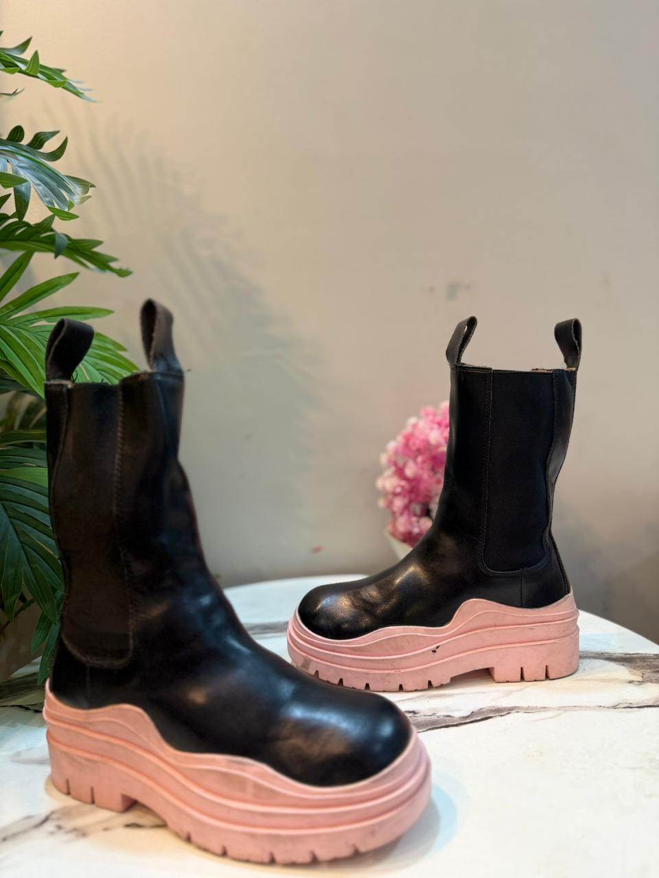 Black leather ankle boot (H&M)