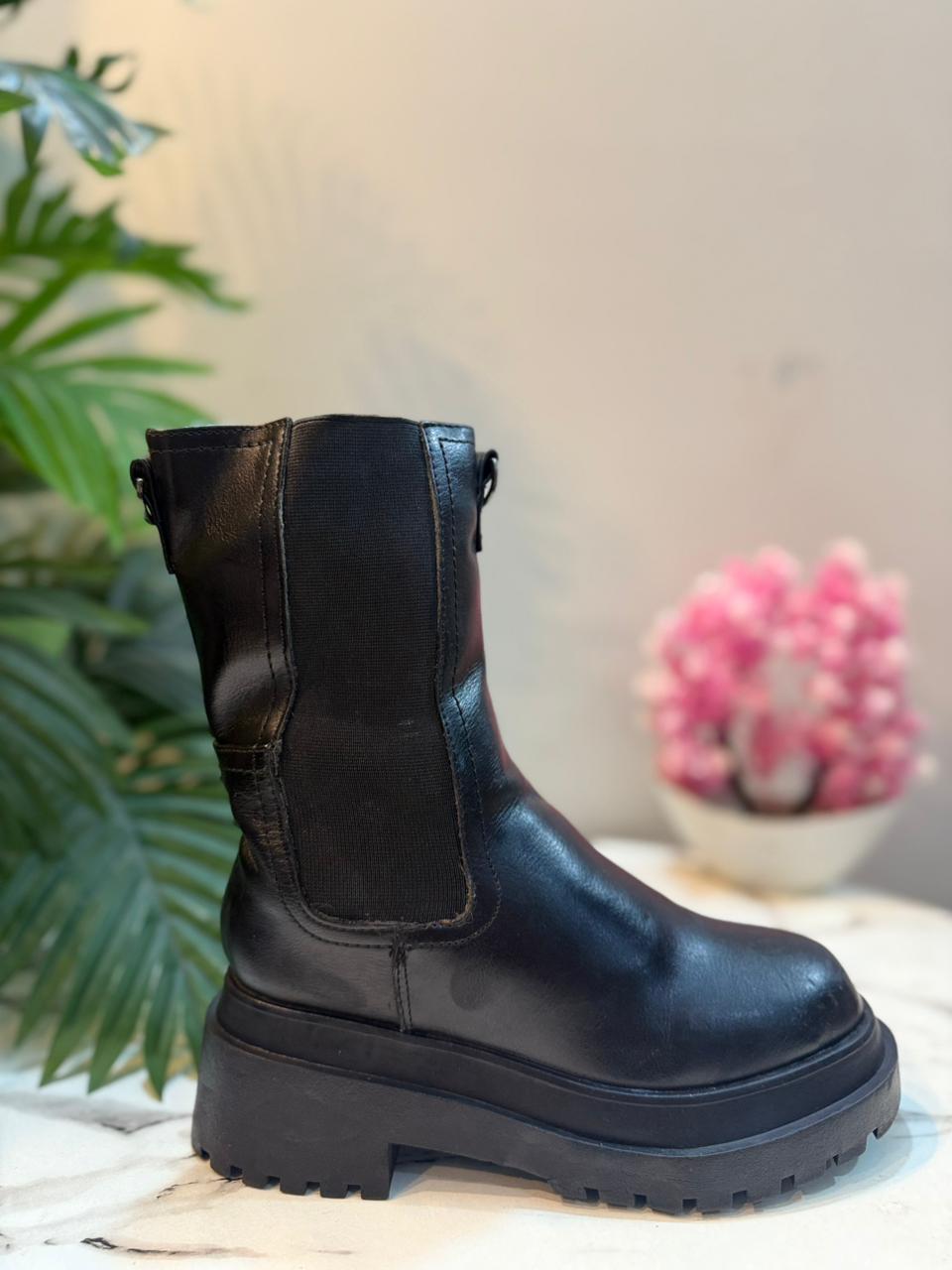 Black leather chelsea ankle boot (Reserved)