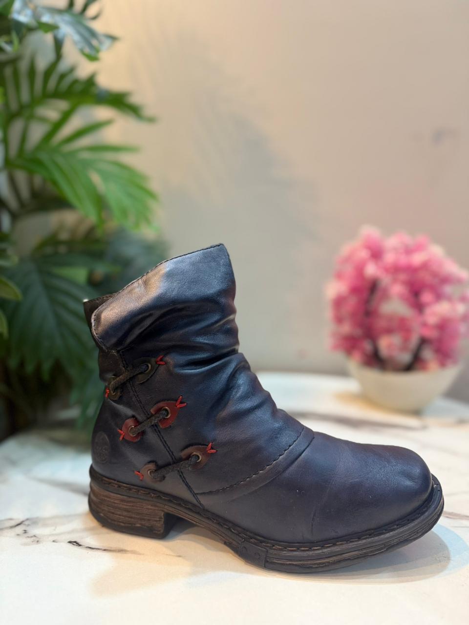 Dark blue leather zipper ankle boot (Rieker)