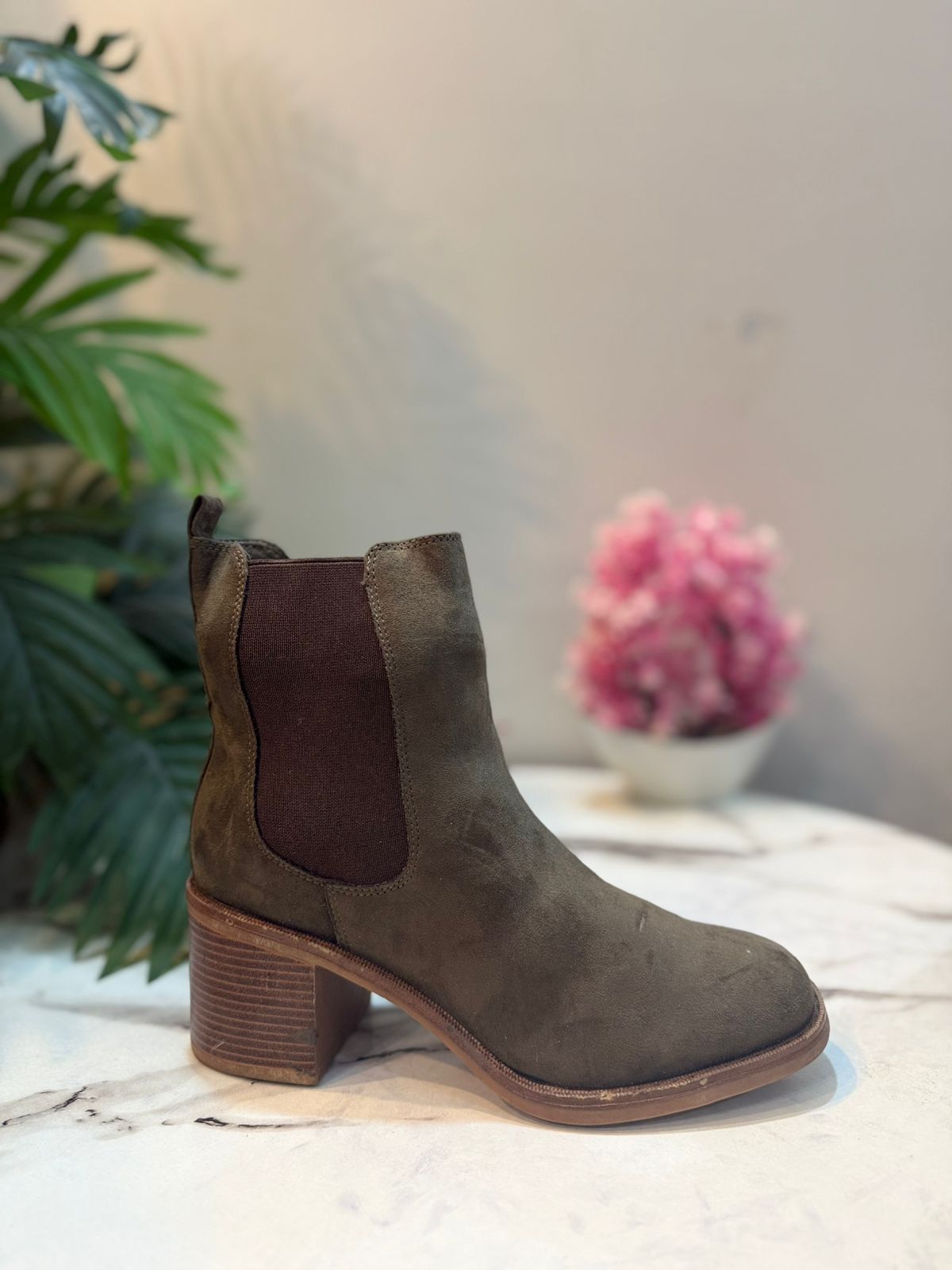 Green suede ankle boot (Graceland)