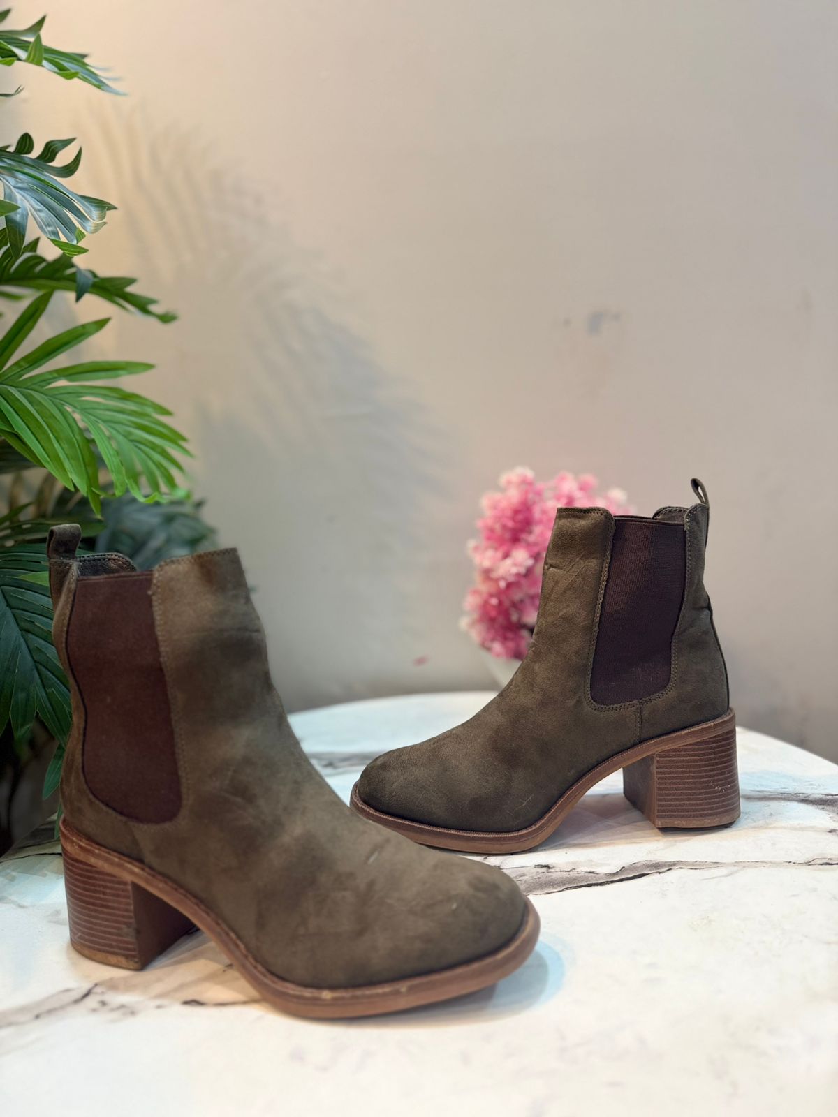 Green suede ankle boot (Graceland)