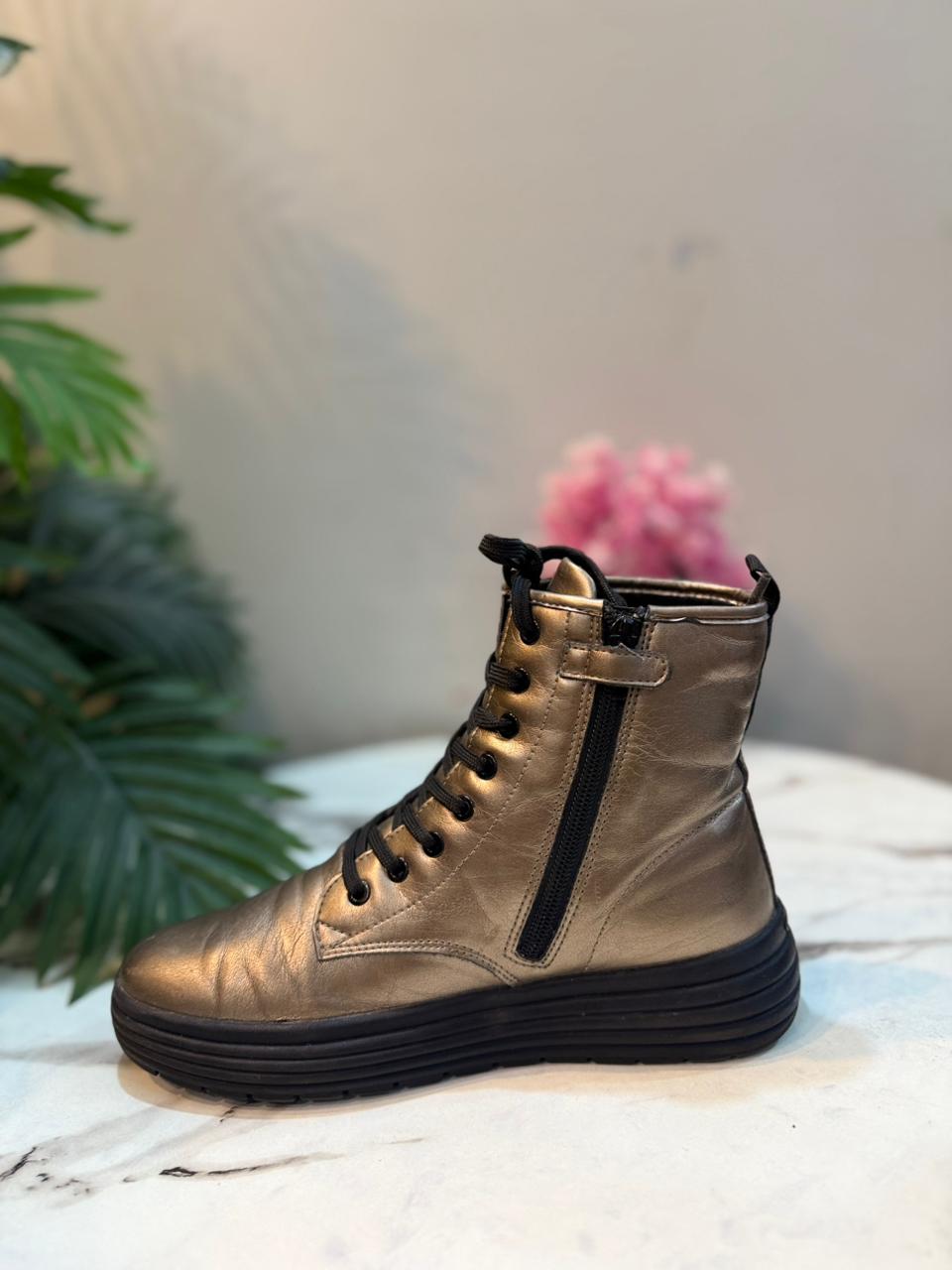 Golden leather laceup zipper ankle boot (Geox)