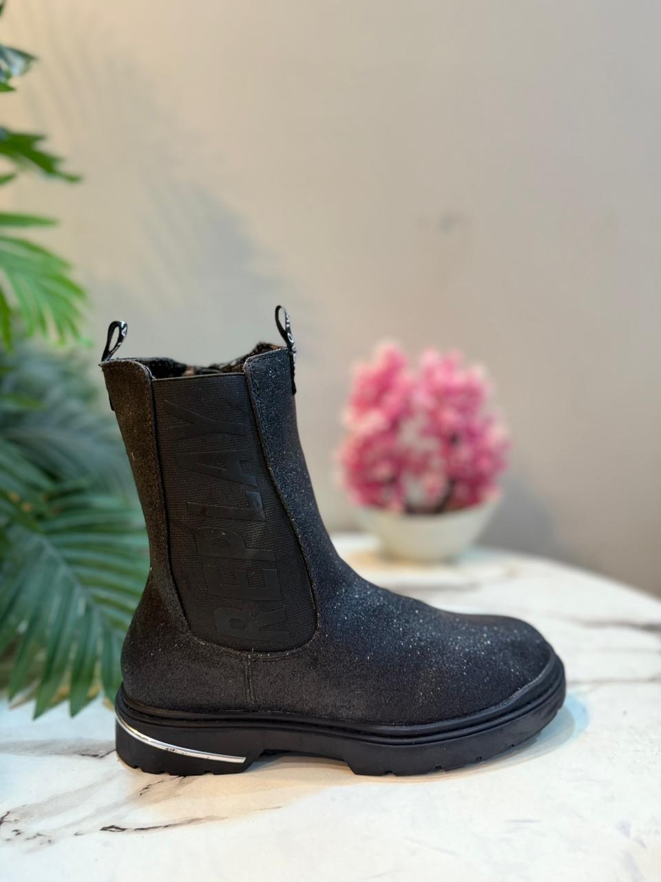 Black leather shimmery zipper ankle boot (Replay)