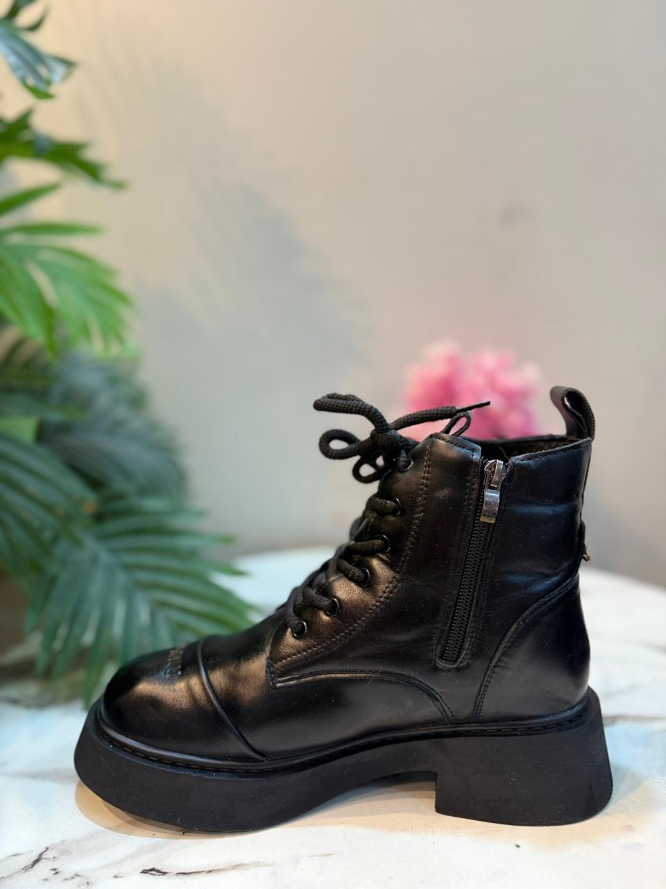 Black leather laceup zipper ankle boot (Unknown)