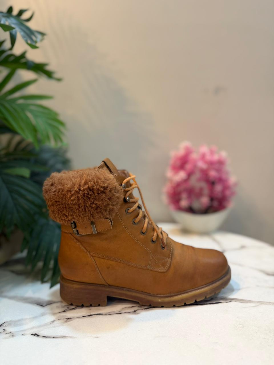Browun suede laceup ankle boot (Unknown)