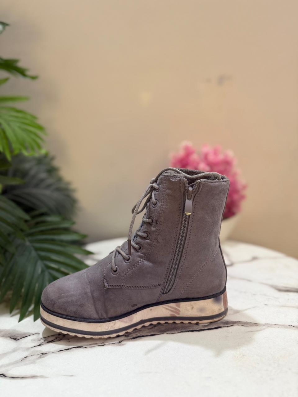 Grey suede laceup ankle boot (Adidas)