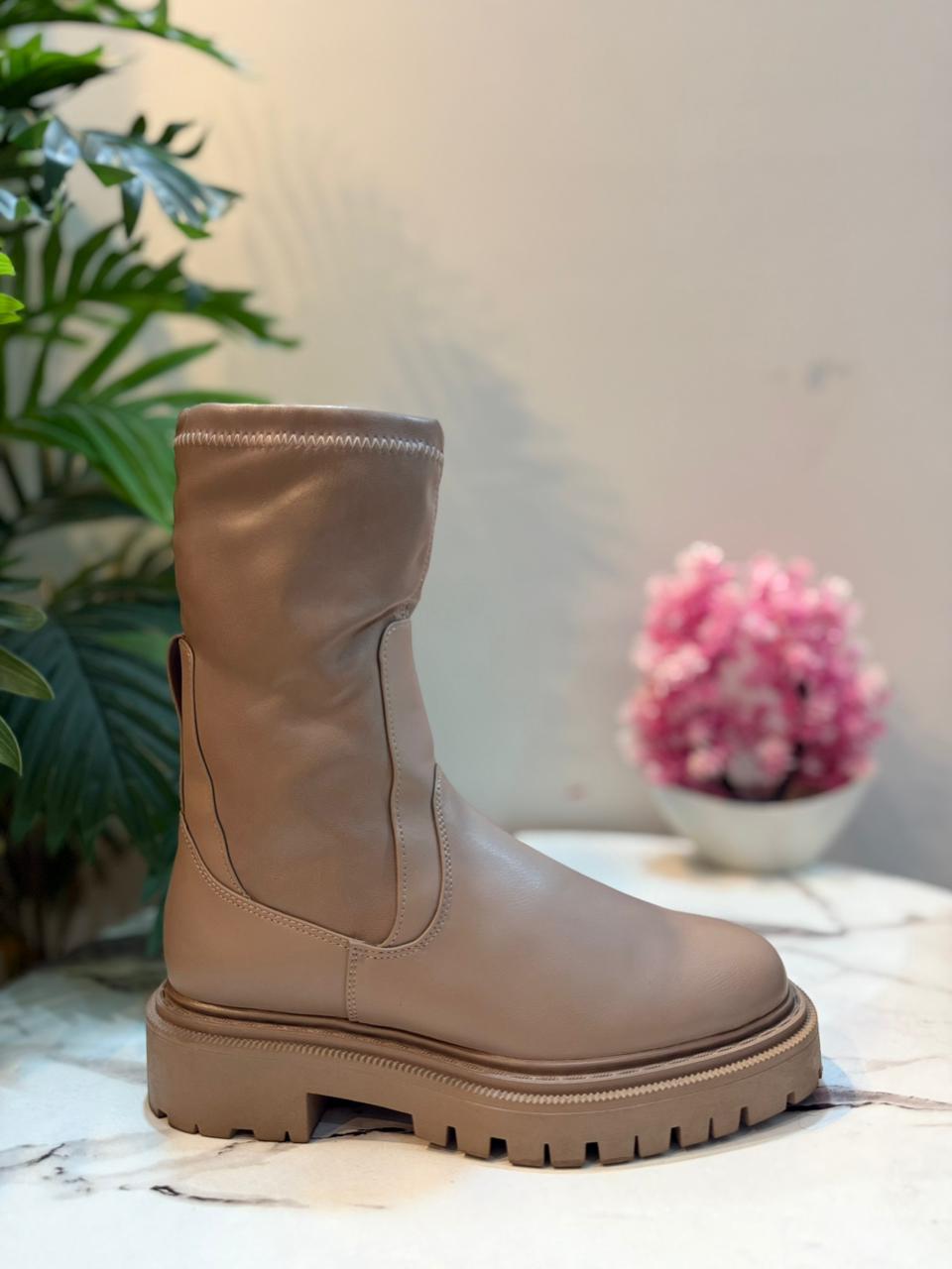 Brown leather ankle boot (H&M)