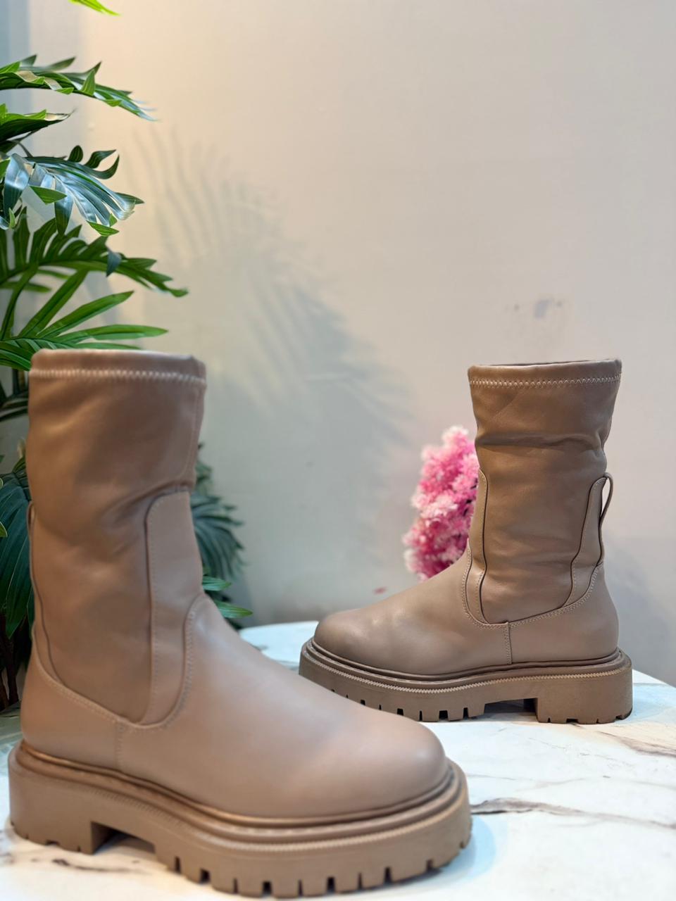 Brown leather ankle boot (H&M)
