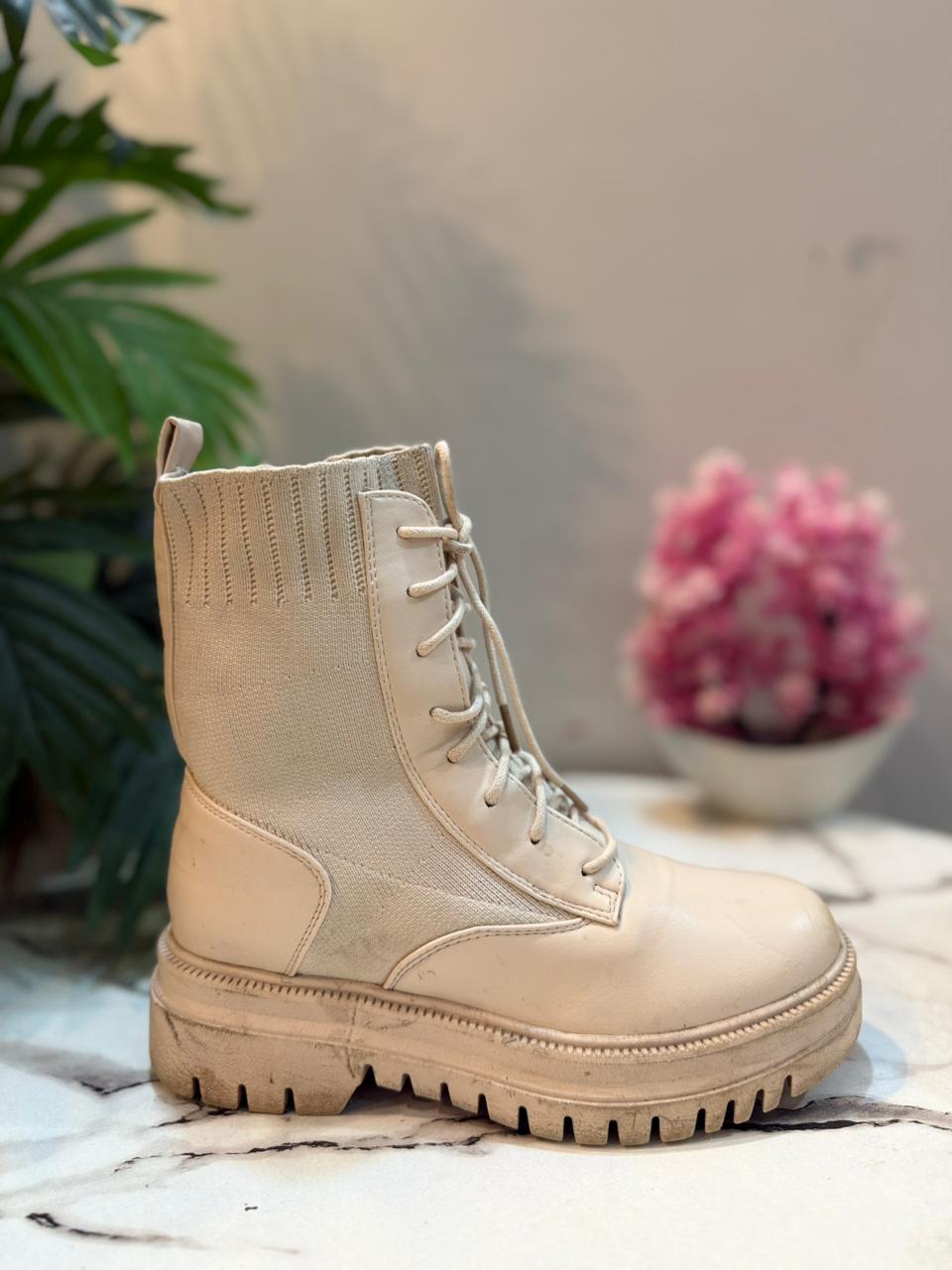 Off white leather and sock ankle boot (Unknown)