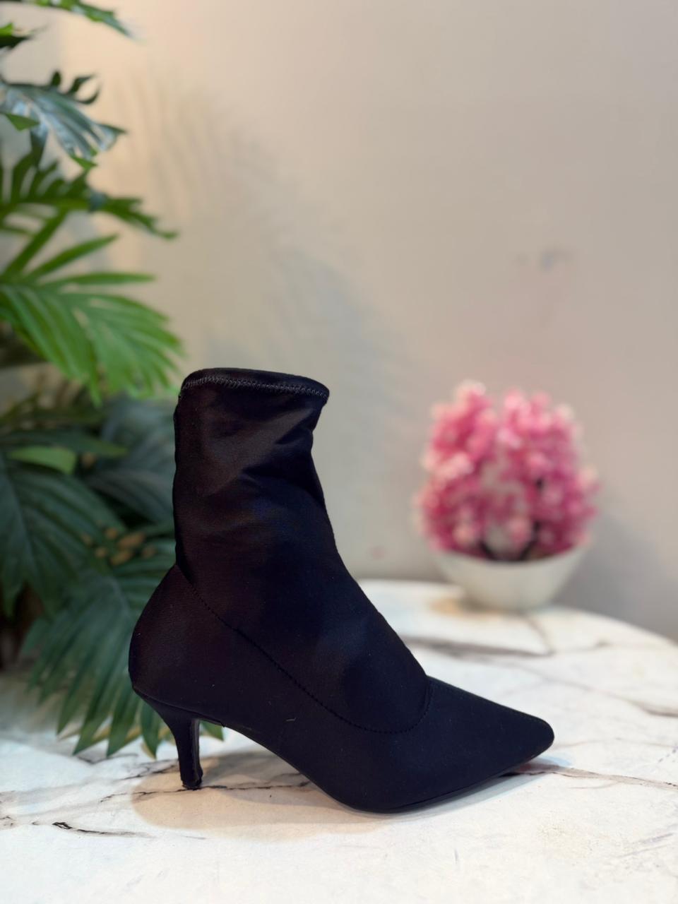 Black satin ankle boot (Na-kd)