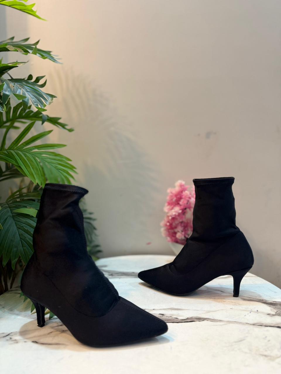 Black satin ankle boot (Na-kd)