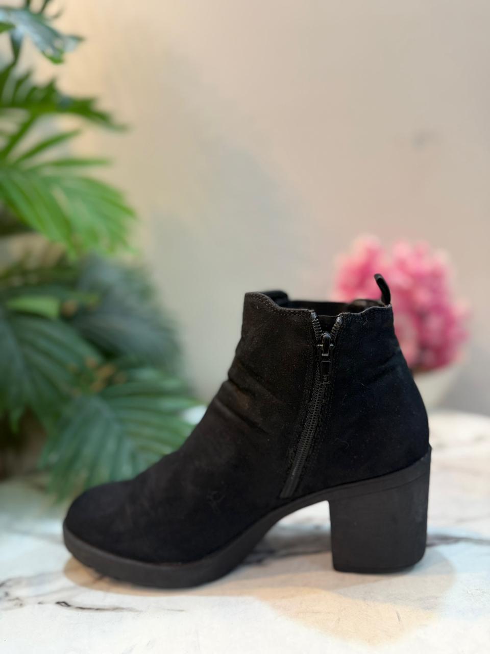 Black suede zipper ankle boot (Graceland)