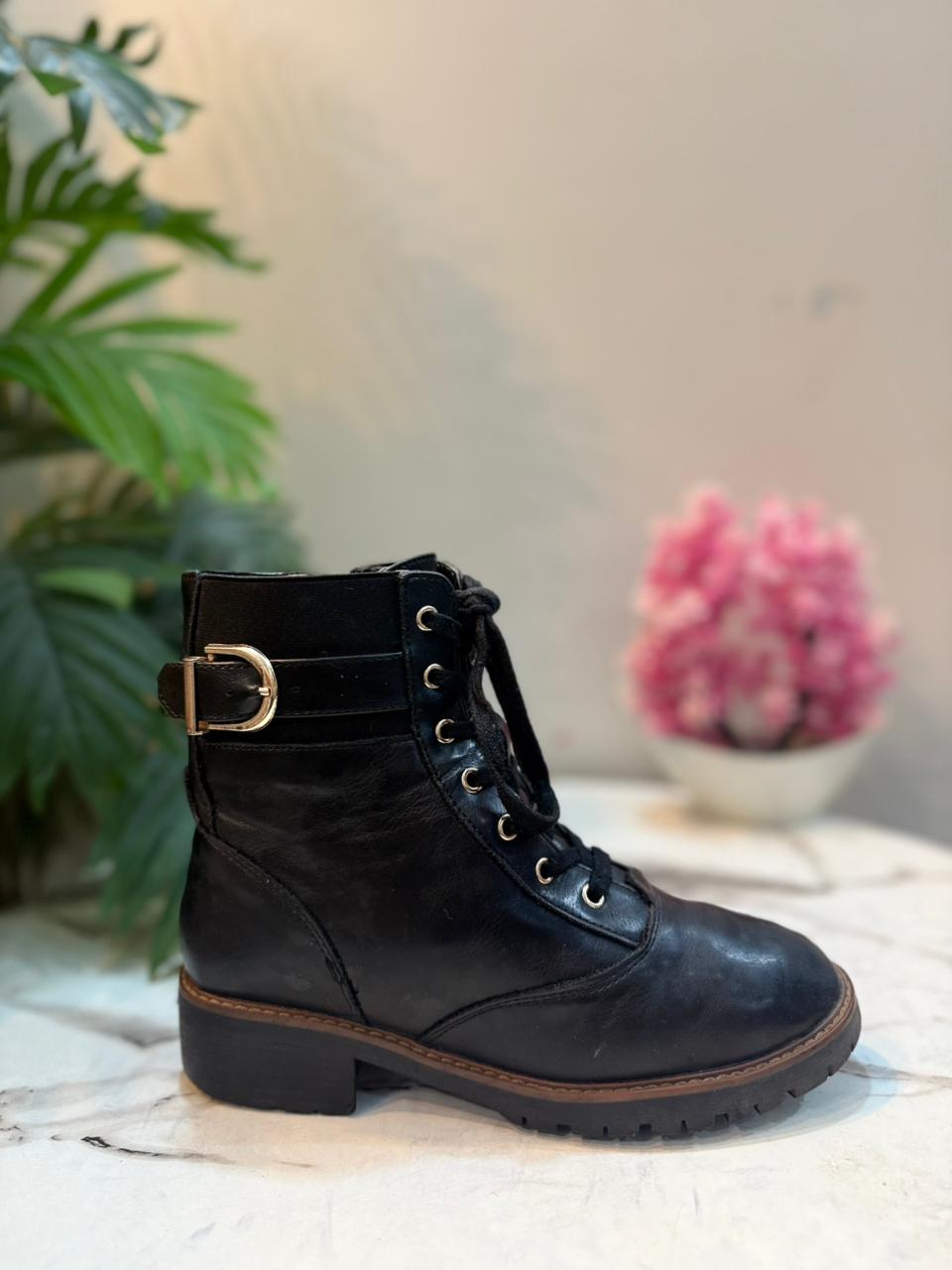 Black leather laceup zipper ankle boot (Anna Field)