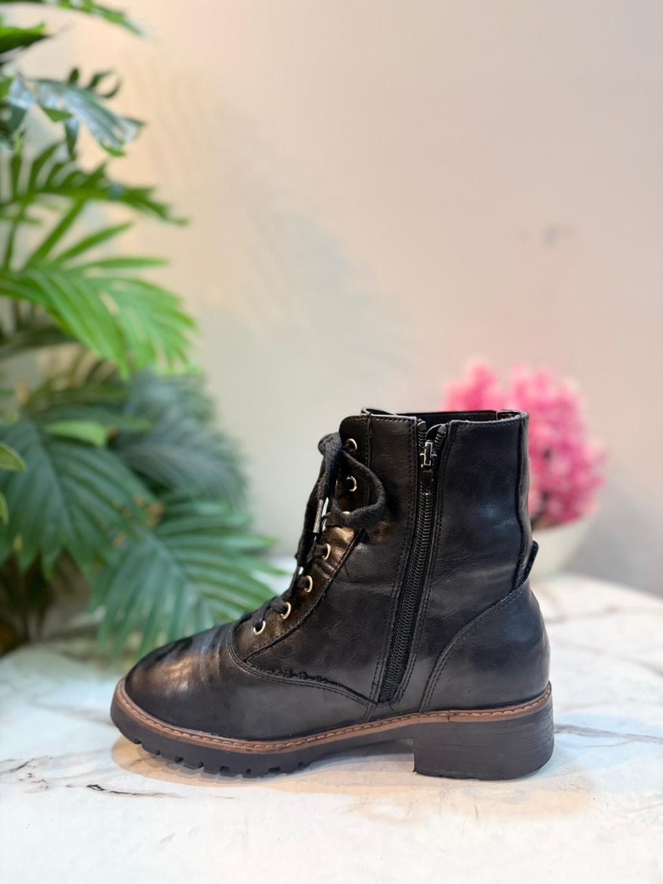 Black leather laceup zipper ankle boot (Anna Field)