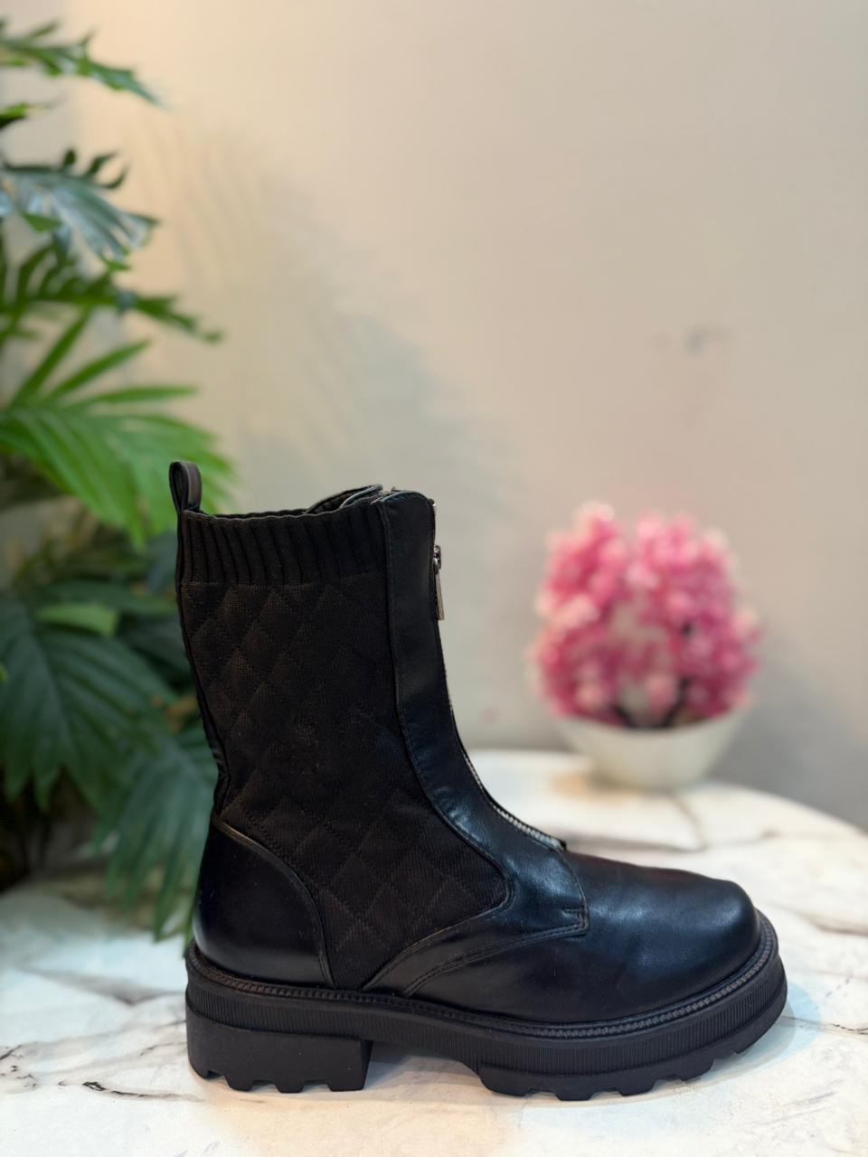 Boack leather ankle boot with front zipper (European brand)