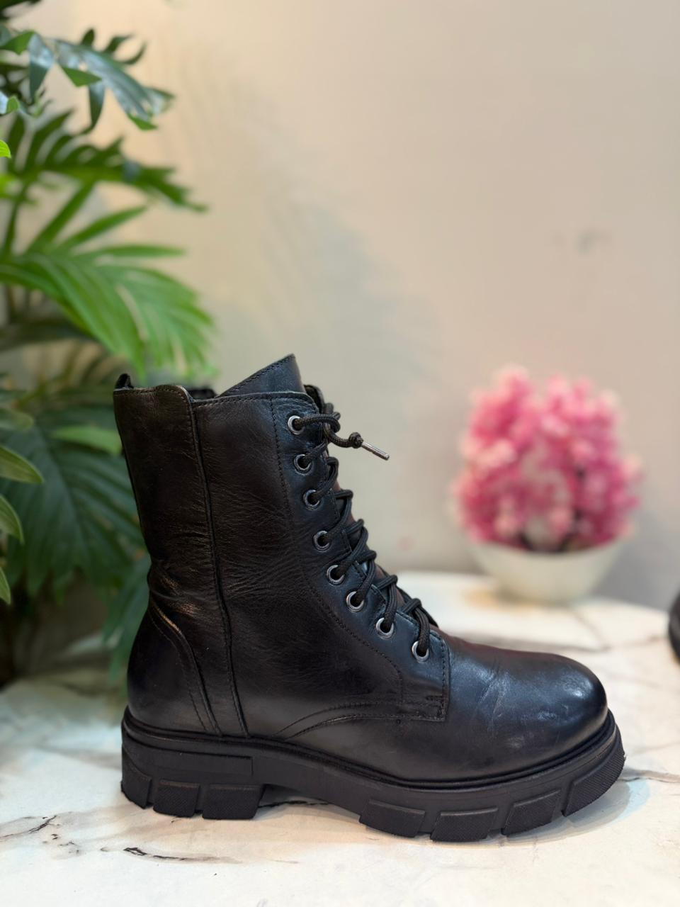 Black leather laceup zipper ankle boot (5th avenue)