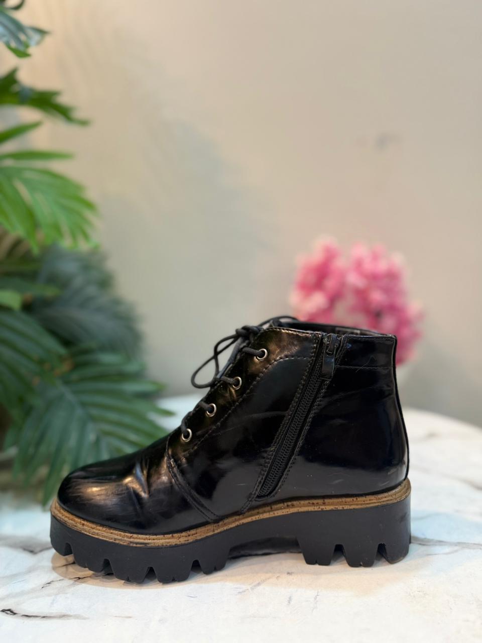 Black patent leather laceup zipper ankle boot (Anna field)