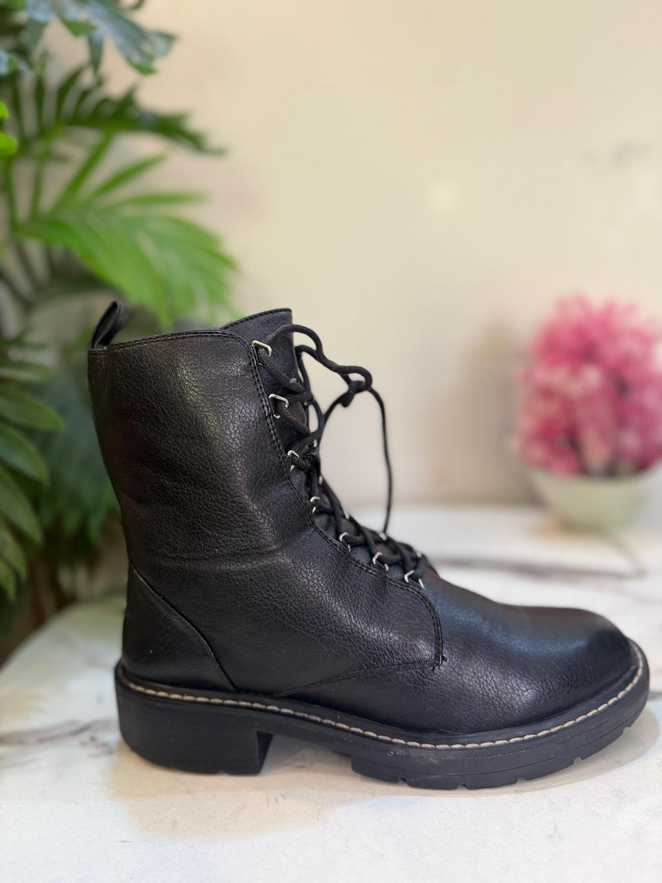 Black leather laceup zipper ankle boot (Pull & bear)