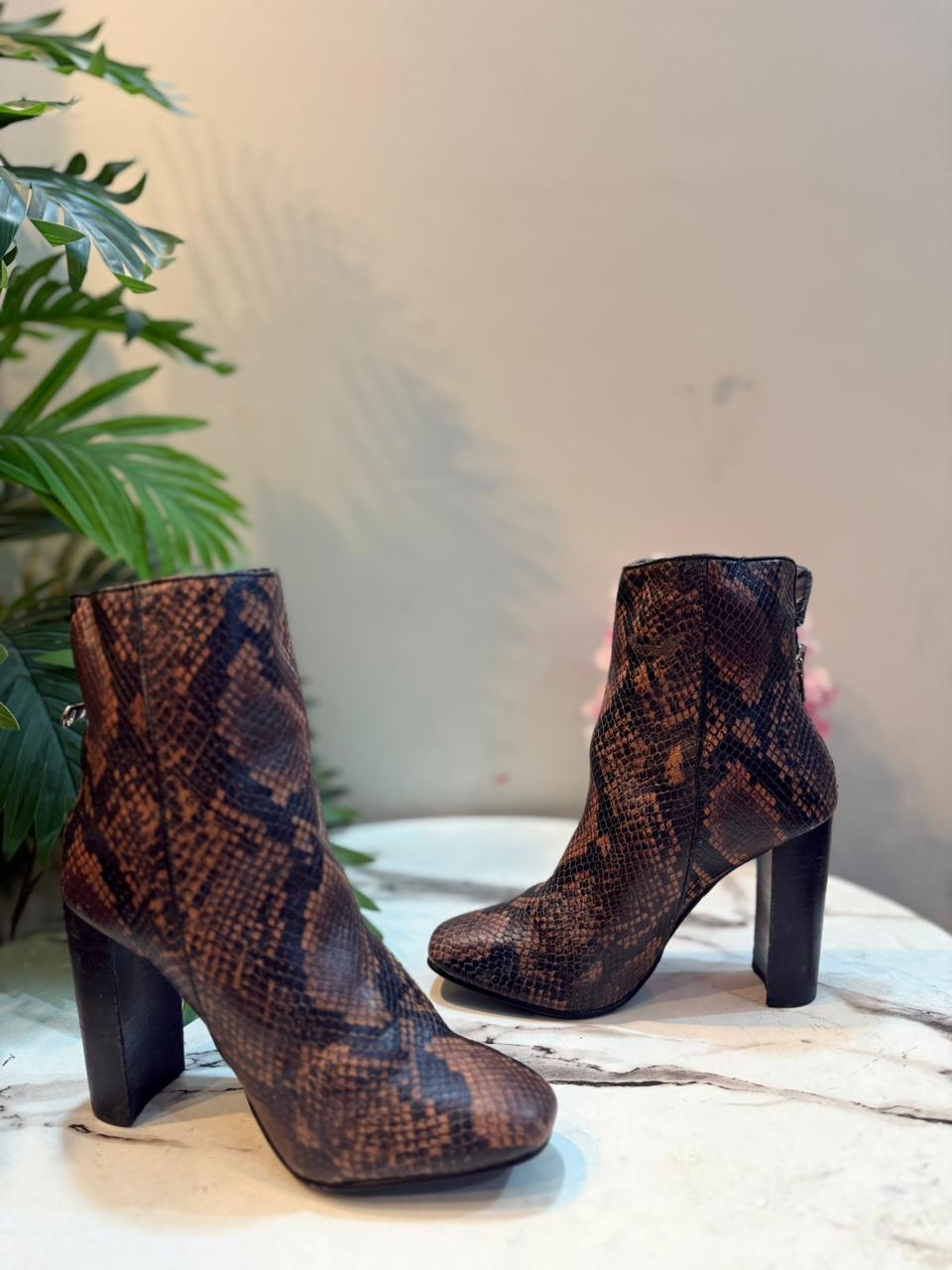 Snake print leather zipper ankle boot (Aqua)