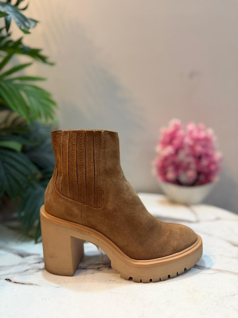 Brown suede ankle boot (Dolce vita)