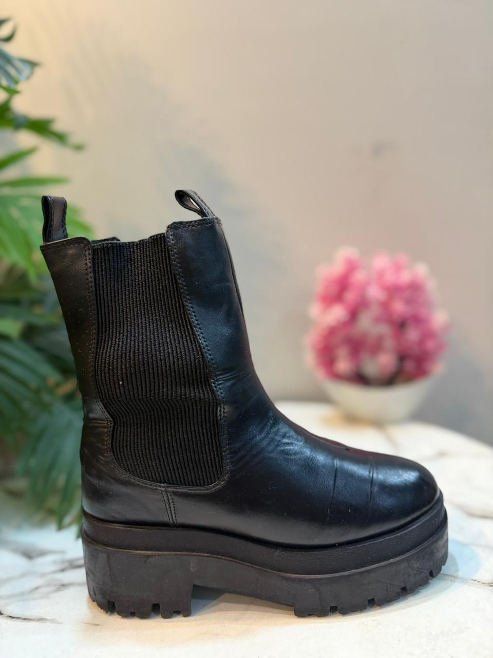 Black leather ankle boot (H&M)