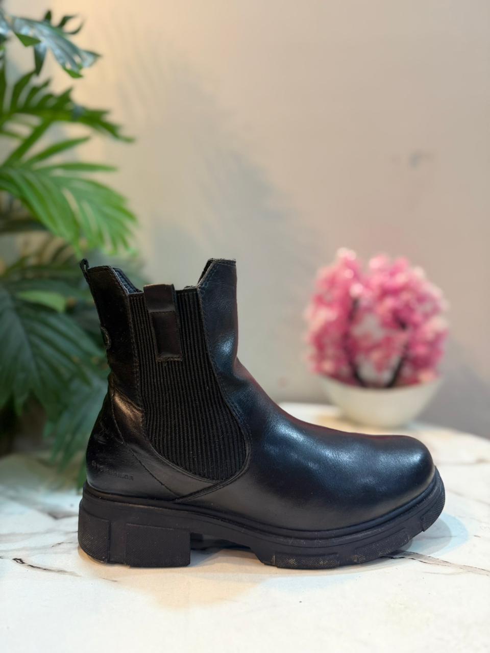 Black leather zipper ankle boot (Tom Tailor)