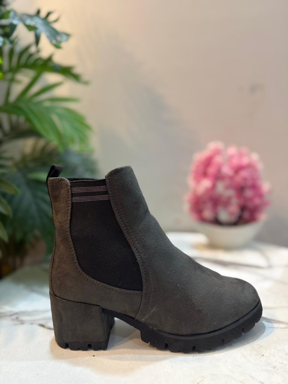 Dark grey suede zipper ankle boot (Young spirit)