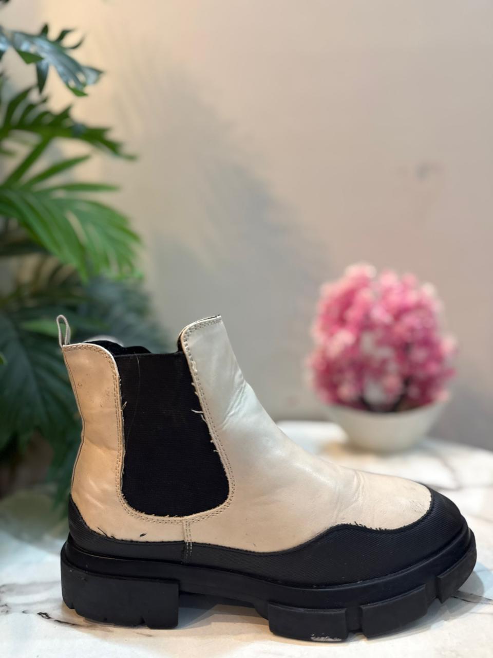 Creamy white leather ankle boot (Young spirit)