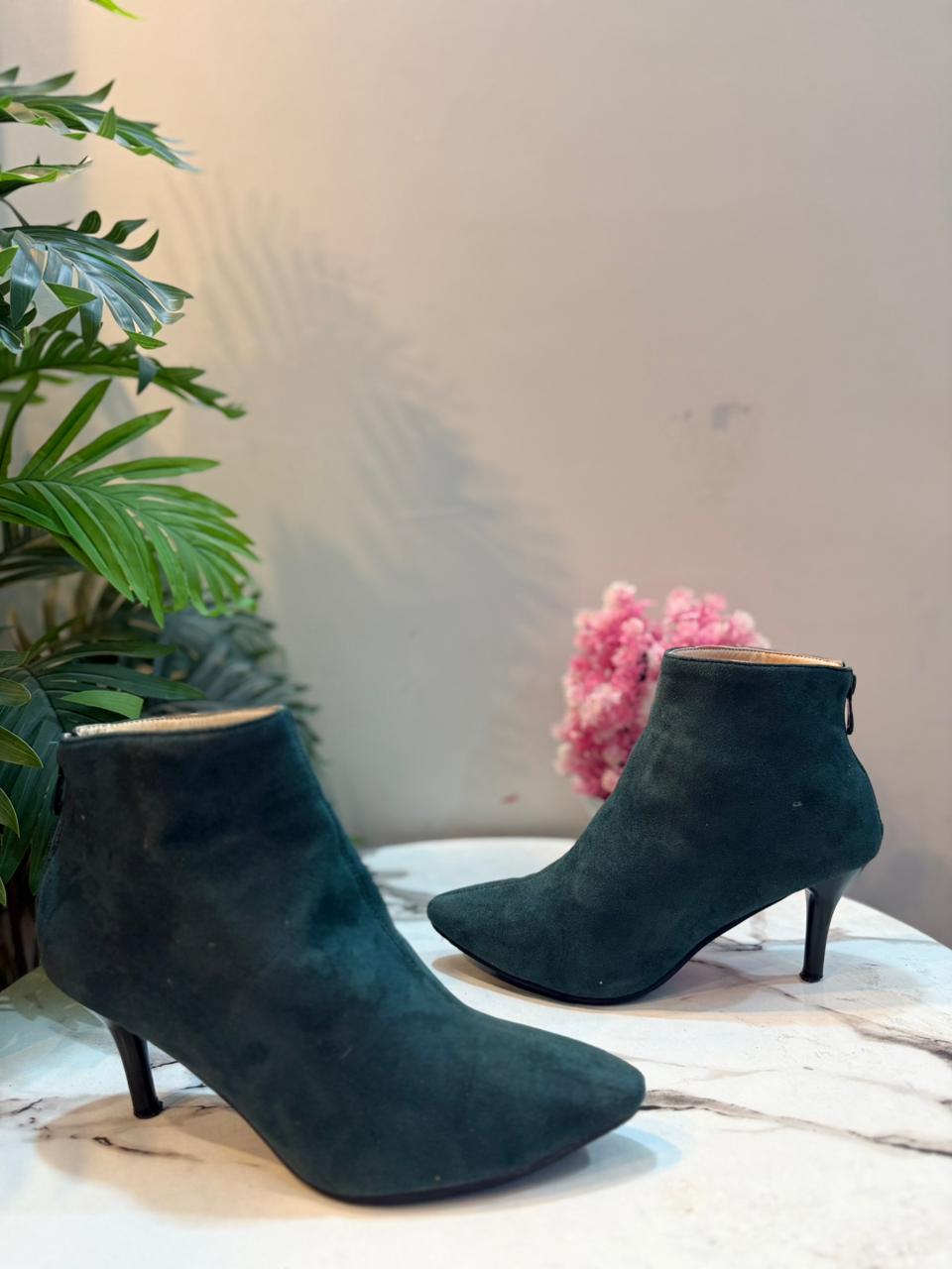 Green suede zipper ankle boot (Unknown)