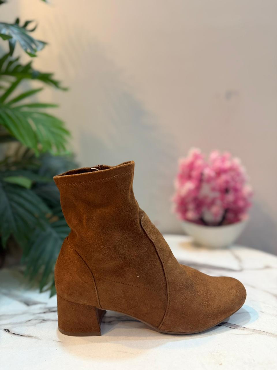 Brown suede zipper ankle boot (Naturalizer)