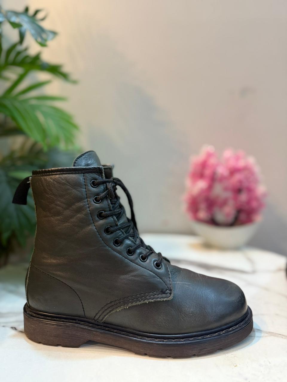 Greenish leather laceup ankle boot (5th Avenue)