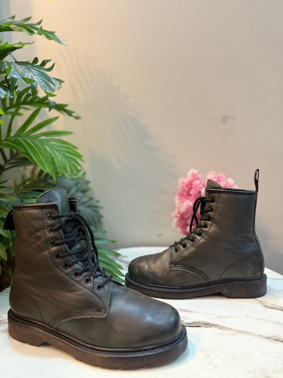 Greenish leather laceup ankle boot (5th Avenue)