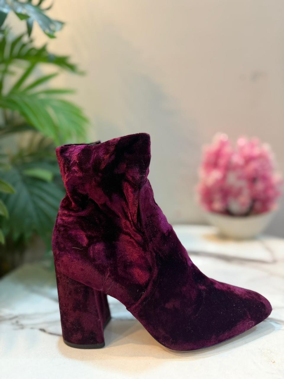 Burgundy velvet zipper ankle boot (Steve madden)