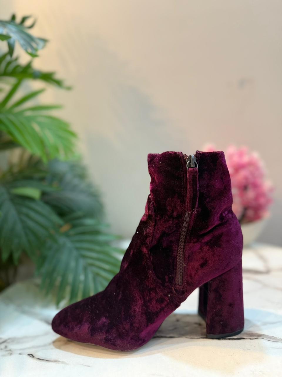 Burgundy velvet zipper ankle boot (Steve madden)