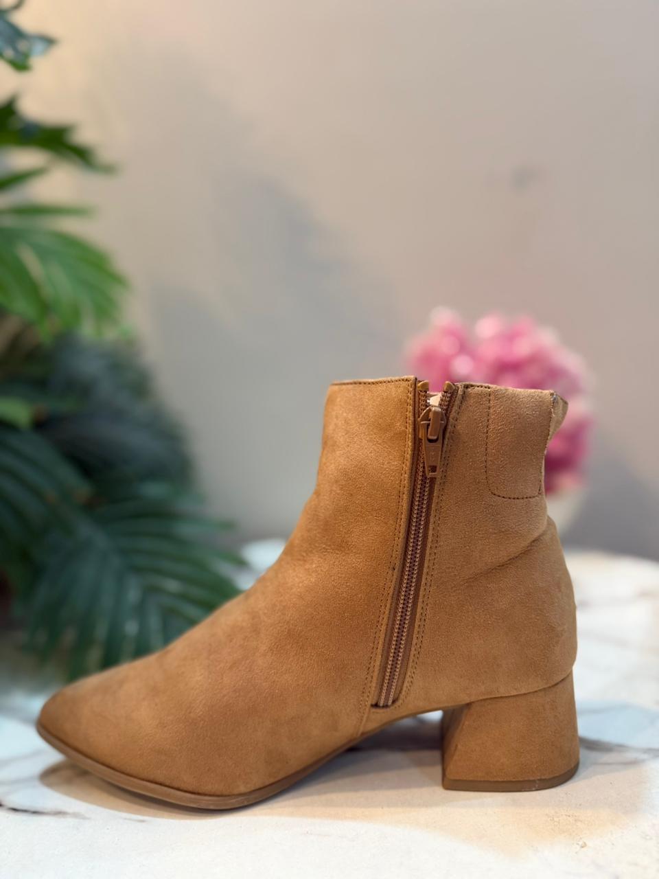 Brown suede zipper ankle boot (A new day)