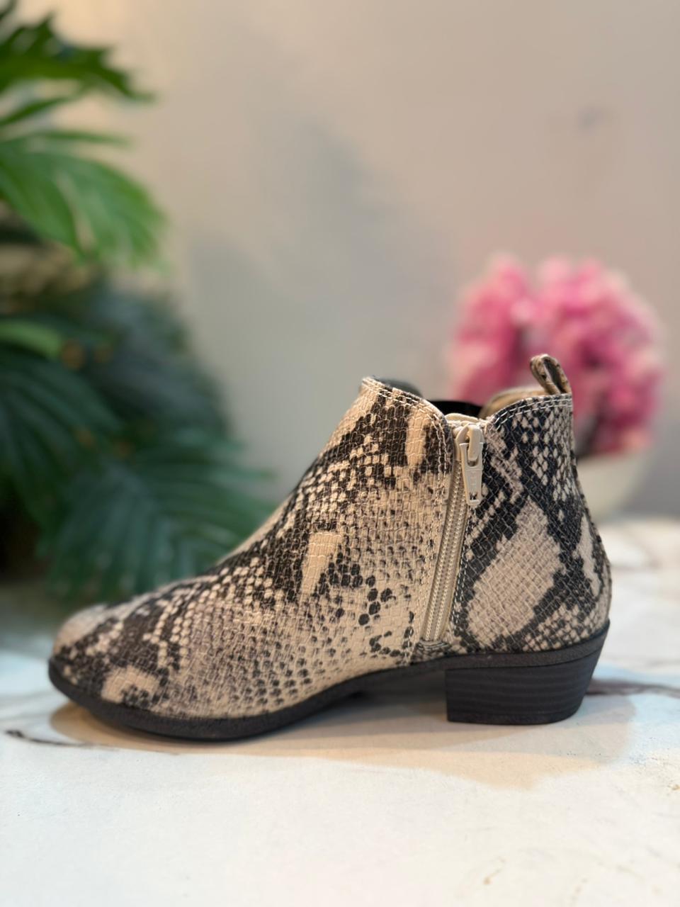 Snake print leather ankle boot (So)