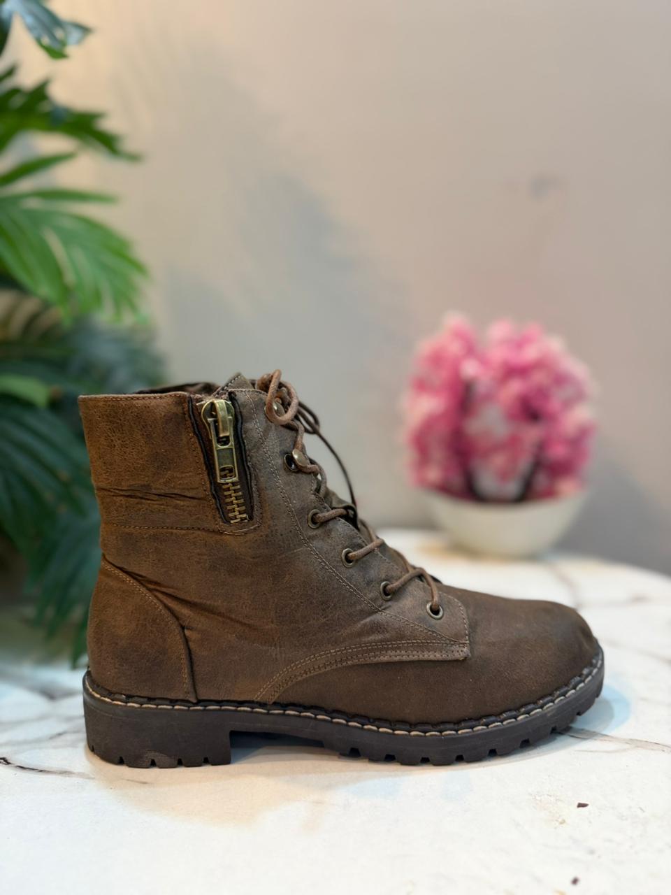 Brown leather ankle boot (Just Fab)