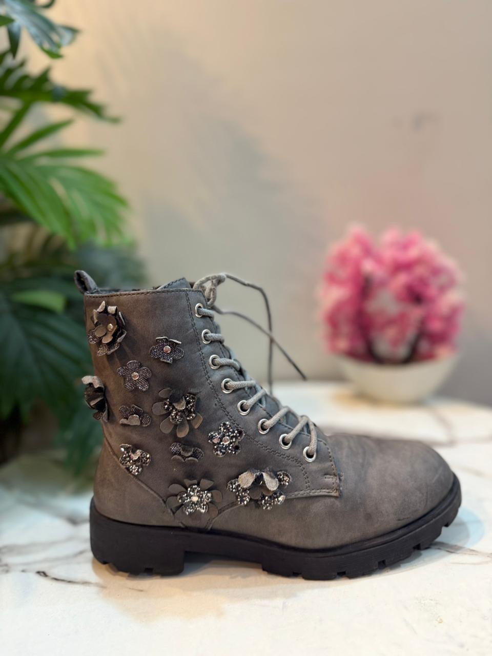 Grey suede zipper laceup ankle boot (Primark)