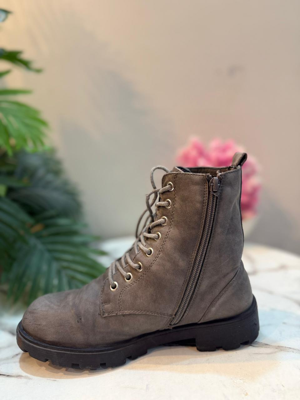 Grey suede zipper laceup ankle boot (Primark)
