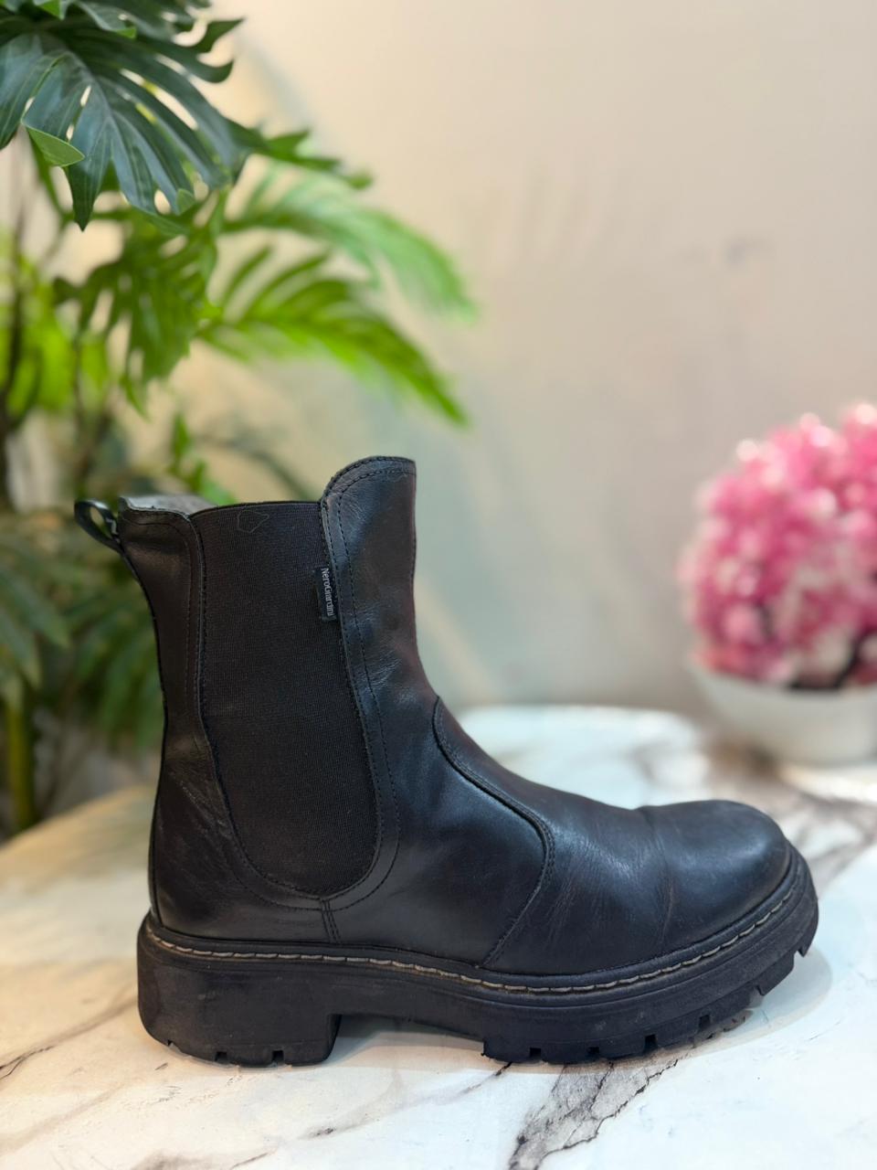 Black leather zipper ankle boot (Nero gardini)
