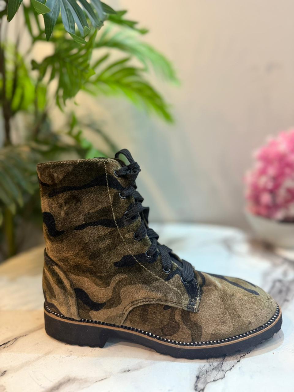 Green velvet laceup zipper ankle boot (La strada)